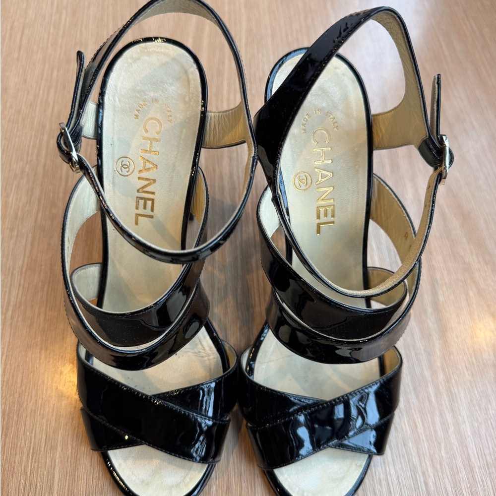 CHANEL Black Patent Leather High-Heeled Sandals - Picture 2 of 8